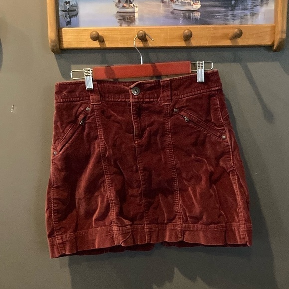 Athleta courdroy wine mini skirt GUC has pockets cotton size small 98% cotton - Picture 1 of 5
